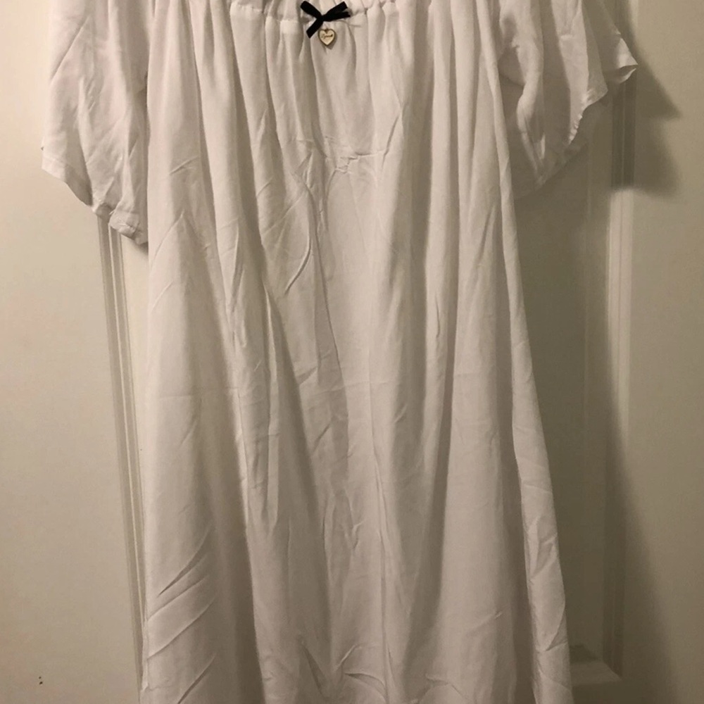 Lynne Chic White Tunic/Dress with Tortoise Buttons